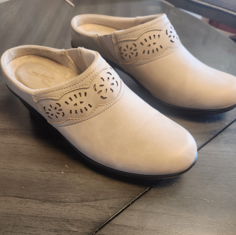 Shoes  7 1/2 M
